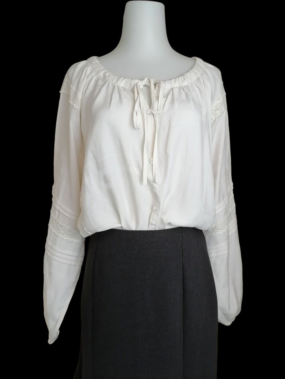 👒👒Antiquewhite Blouse with Lace Trim - Women's Top